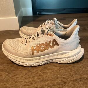 Hokas